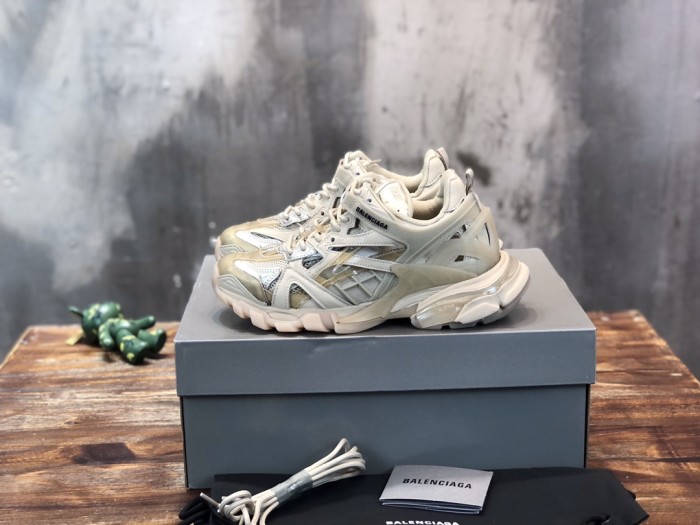 1:1 quality version 28321505 Track.2 sneakers 10 colors