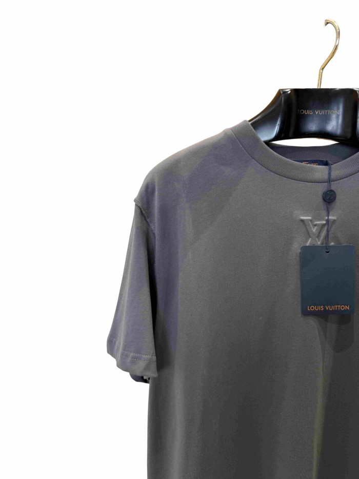 1:1 quality version Three-Dimensional Embossed Logo Crew Neck T-Shirt 28968205