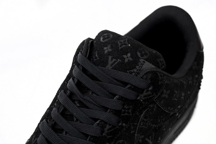 L x N  Air Force 1 Low All Black 1A9VD7