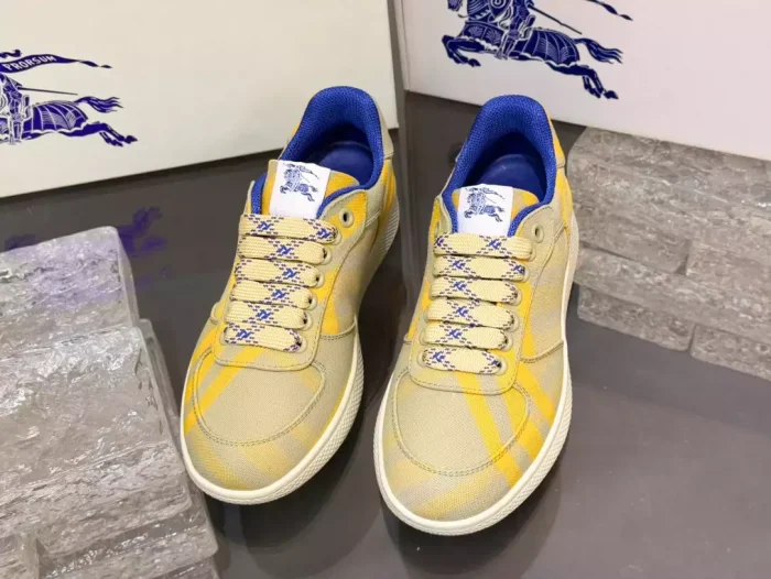 BURB5RRY TERRACE CHECK SNEAKERS   BBR104