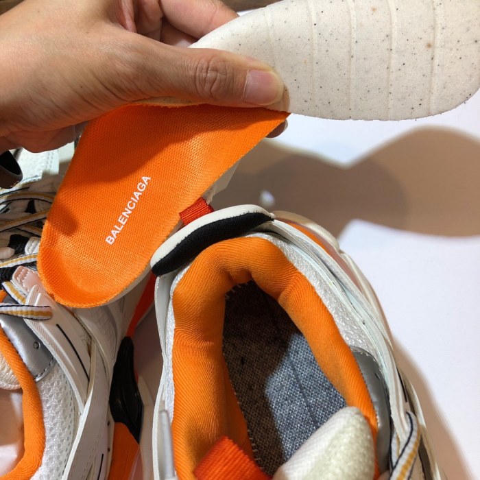 1:1 quality version 28336651 B Track Tiple 3.0 shoes(Without LED)