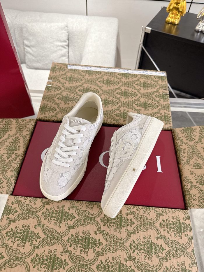 1:1 quality version Gucci White GG Lace Suede Sneakers 28974157