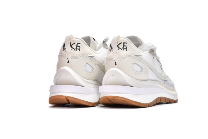 N Vaporwaffle sacai Sail Gum DD1875-100