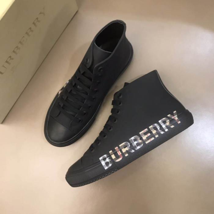BURB5RRY LOGO PRINT GABARDINE HIGH-TOP SNEAKERS �?BBR82