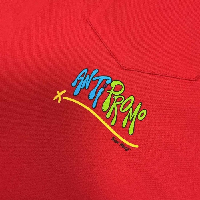 1:1 quality version Matty Boy Arrow & Face Print Red Cotton Pocket T-Shirt 29093609