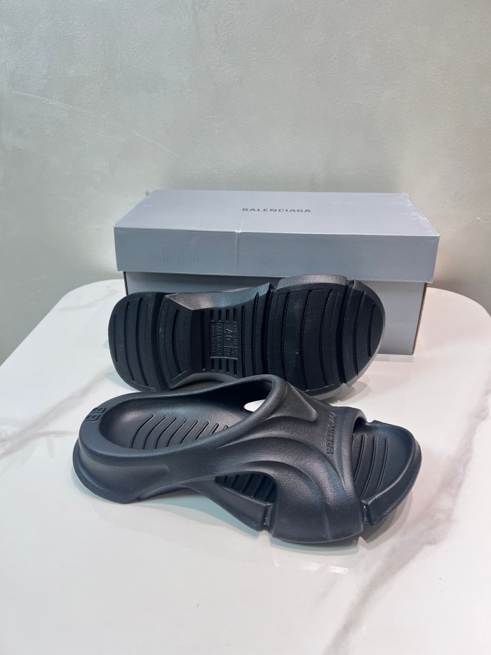 1:1 quality version Summer Beach Water-Friendly Versatile Casual Slippers 3 colors 29027290