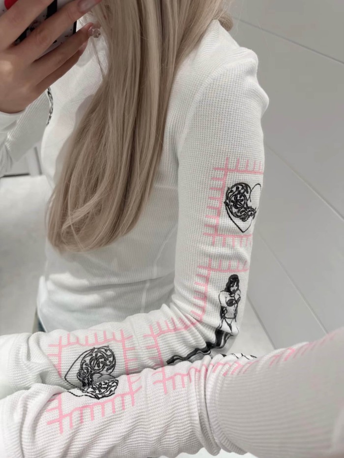 1:1 quality version Deadly Doll Co-branded Vine Graffiti Girl Print Waffle Knit Long Sleeve T-Shirt 2 colors 29093488