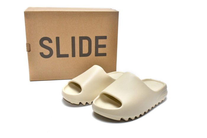 A Y**zy Slide Bone FW6345