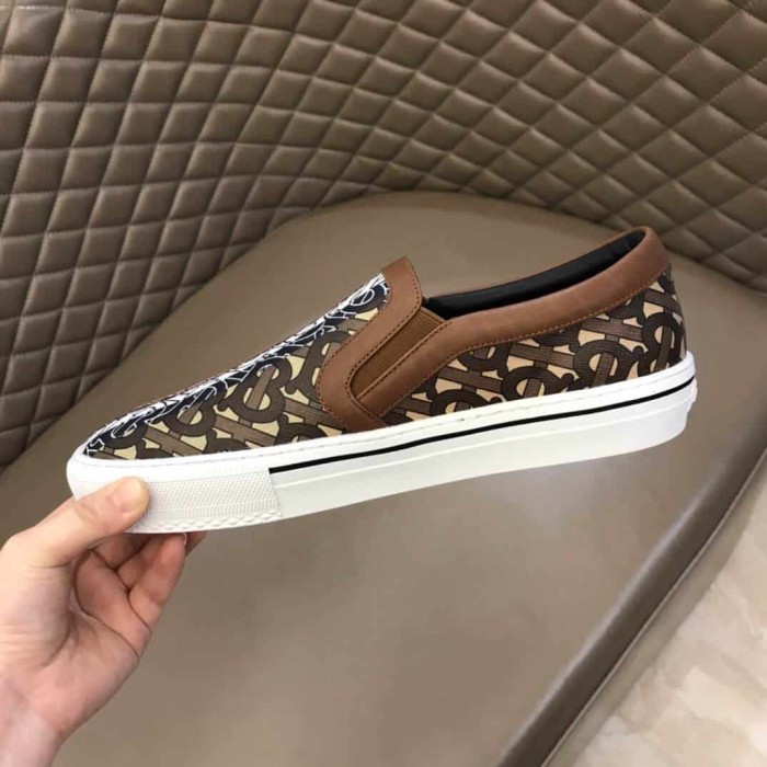 BURB5RRY LEATHER VINGATE SNEAKER- BBR81