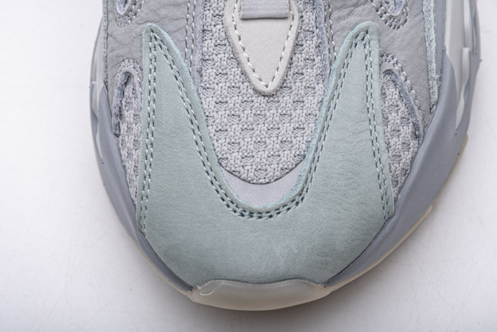 A Y**zy Boost 700 V2 Inertia FW2549