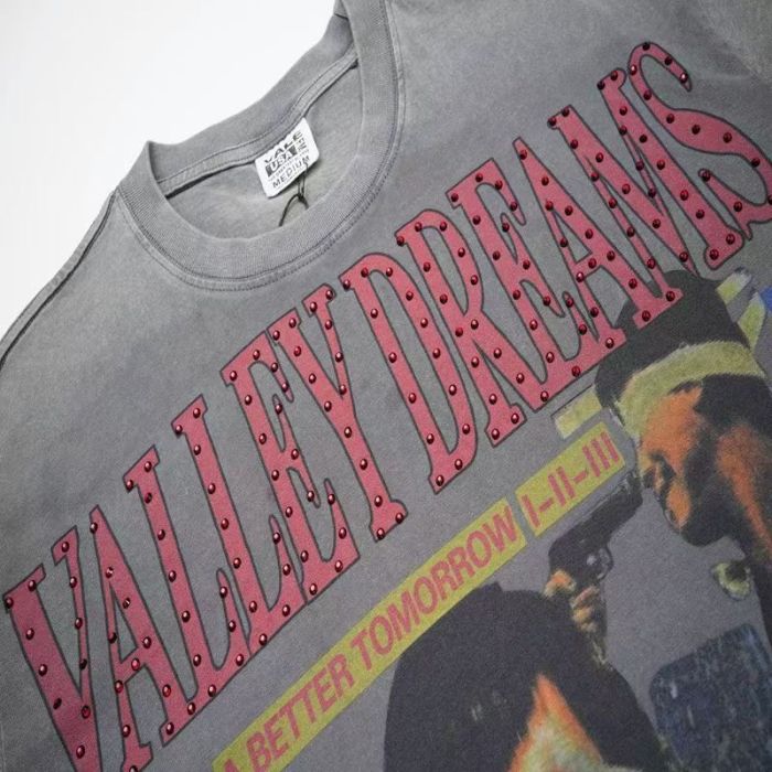 Rhinestone-Embellished A Better Tomorrow Retro Print T-Shirt 29019015