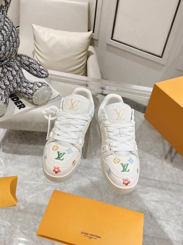 1:1 quality version colorful embroidered logo white Shoes 28472420