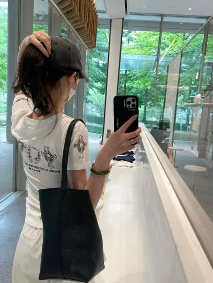 1:1 quality version Three Elements Print V-Neck Tee for girls 2 colors 29033515