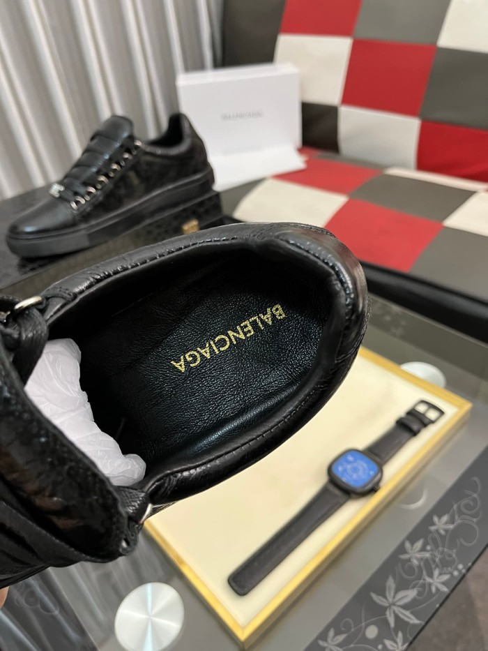 1:1 quality version Wrinkled Cowhide Leather Solid Color Sneakers 3 colors 28764543