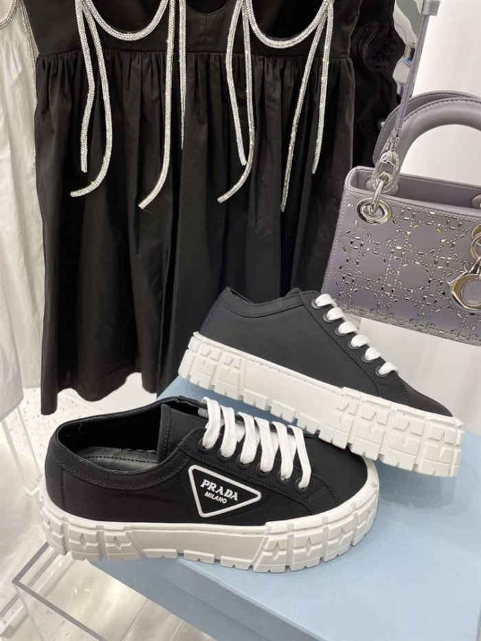 PR@DA@ DOUBLE WHEEL RE-NYLON GABARDINE SNEAKERS BLACK   PRD086