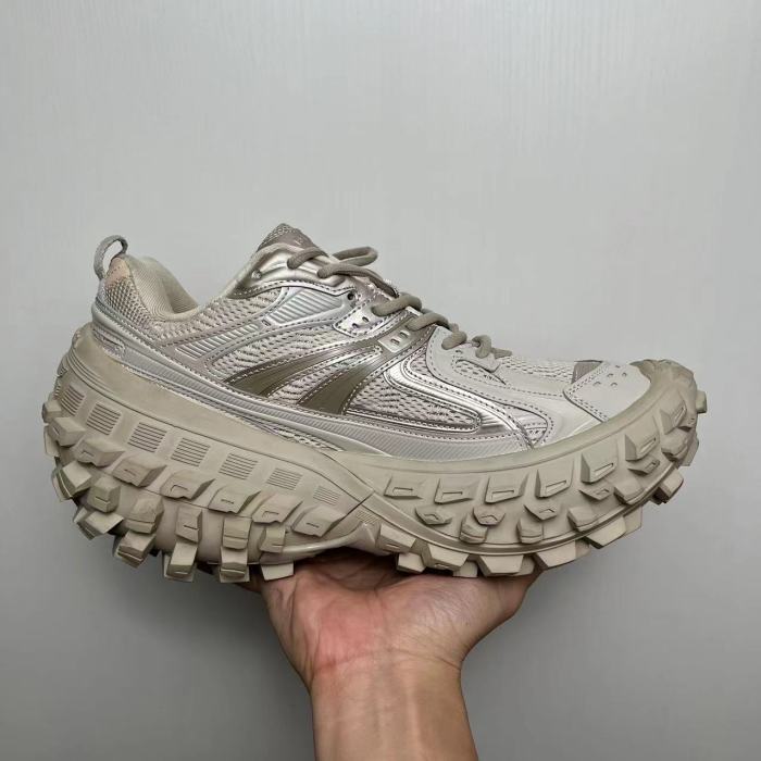 1:1 quality version  Chunky Defender Breathable Mesh Upper Running Shoes 7 colors 29018457