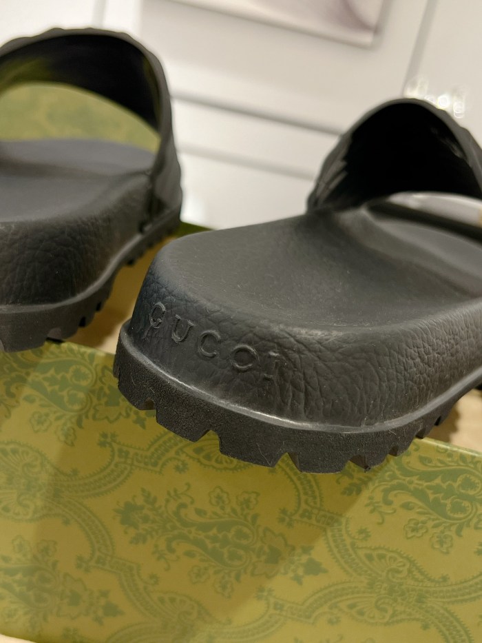 1:1 quality version 28026965 Big G Letter Thick Sole Slippers 2 colors