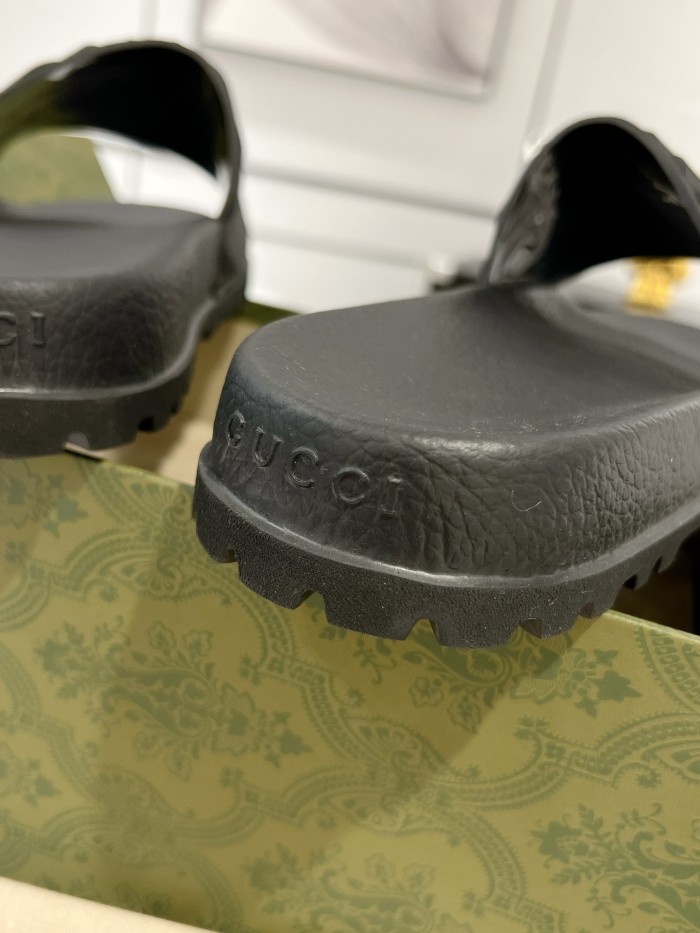 1:1 quality version 28026965 Big G Letter Thick Sole Slippers 2 colors