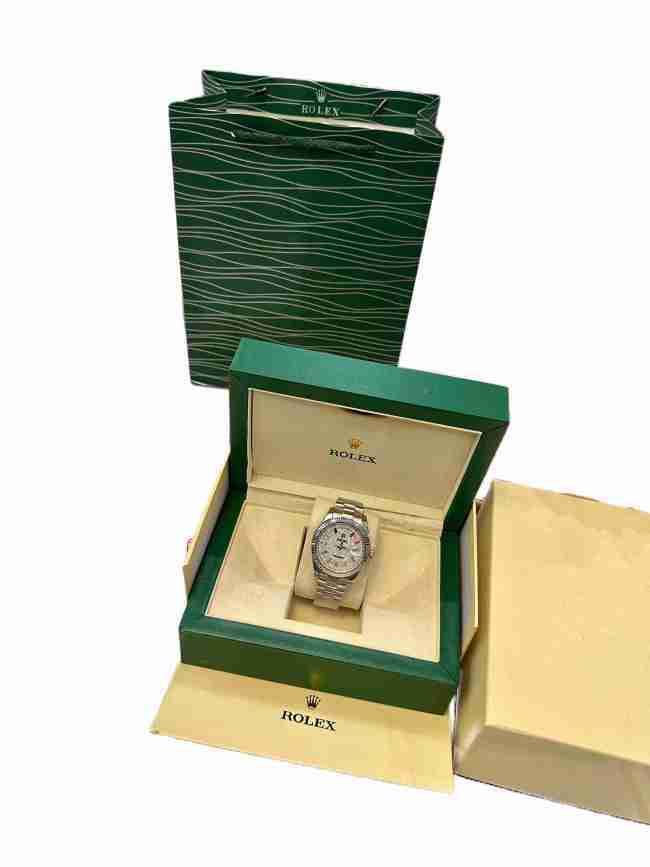 Crystal Mirror Finish Steel Strap Watch【Dial diameter:40mm 】28763220