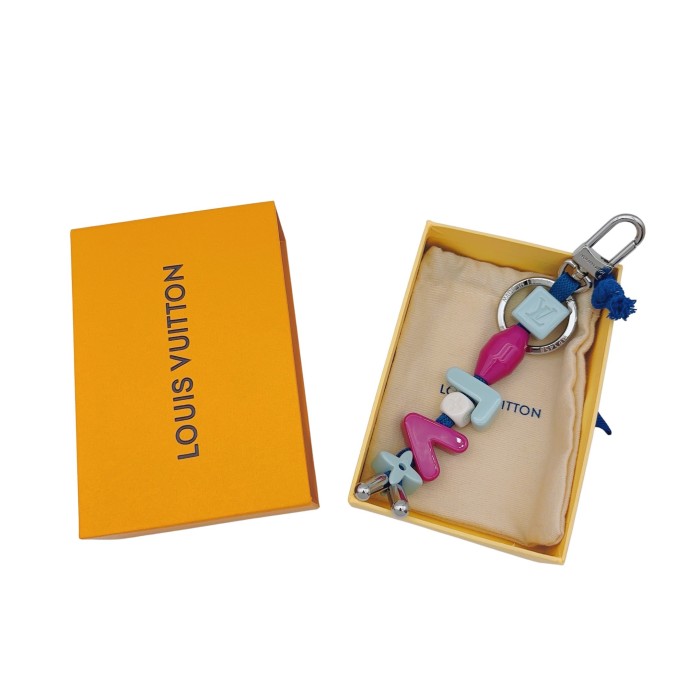 Interwoven Alphabet Floral Pattern Keychain 28692184