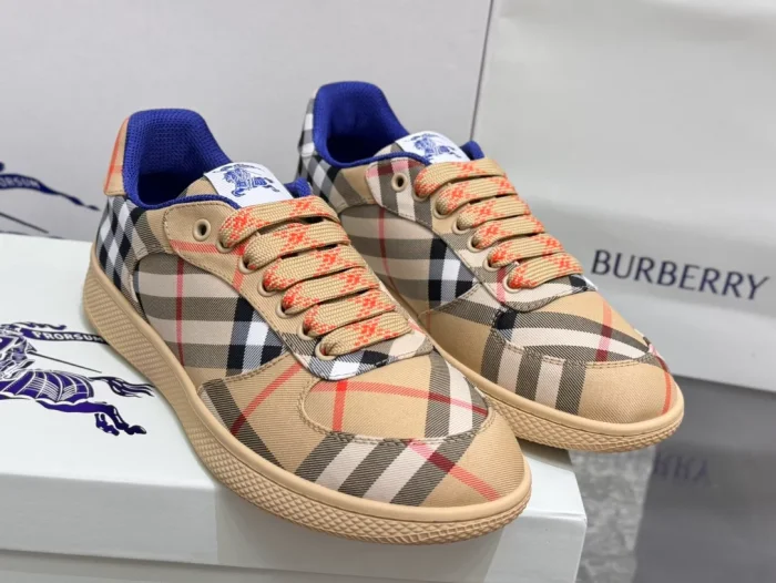 BURB5RRY TERRACE CHECK SNEAKERS   BBR093