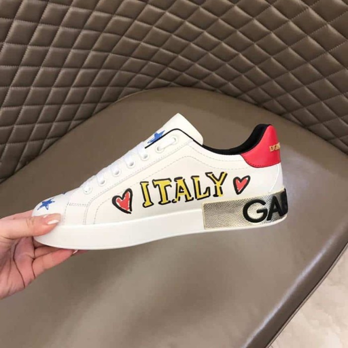 DOLCE AND  G@BB@N@ LEATHER ROYAL LOVE PRINT SNEAKERS IN WHITE    DG103