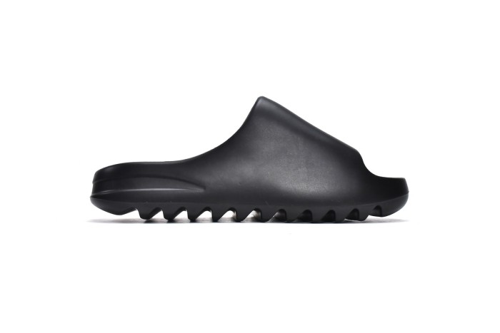 A Y**zy Slide Black FX0495