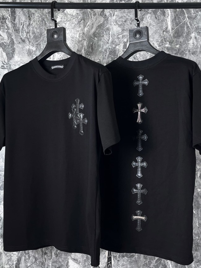 Back a vertical row of metal leather cross logo Tee