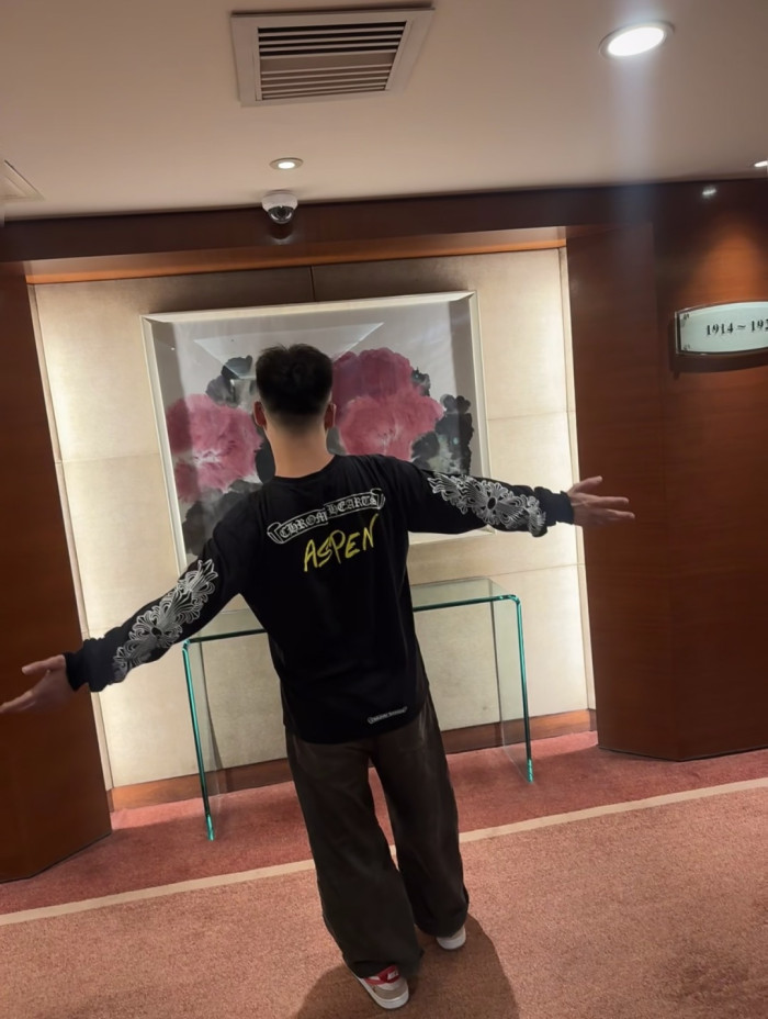 1:1 quality version ASPEN Limited Edition Floral Sleeve Print  Long Sleeve T-Shirt 2 colors 28700629