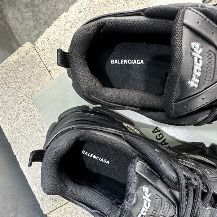 1:1 quality version 28321505 Track.2 sneakers 10 colors