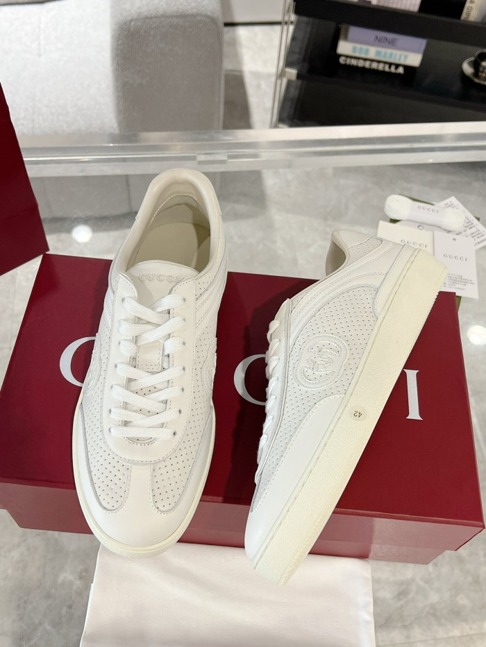 1:1 quality version White Leather Perforated Low Top Sneakers Shoes 28974177