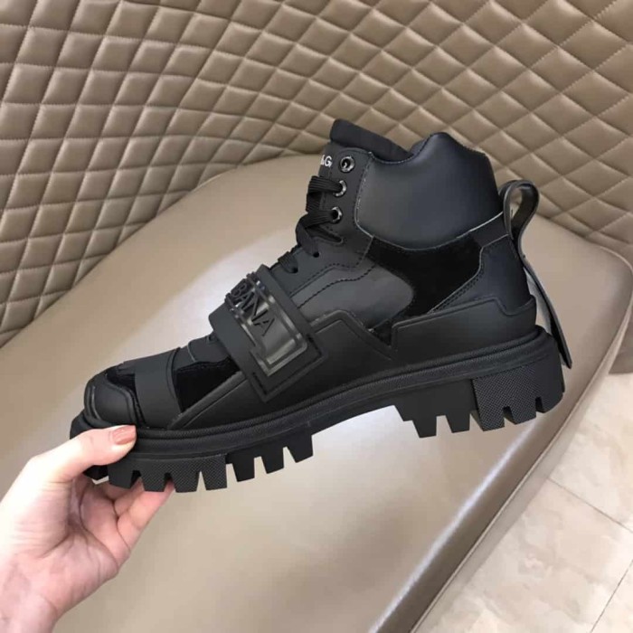 DOLCE    G@BB@N@ LOGO STRAP TREKKING BOOTS   DG55