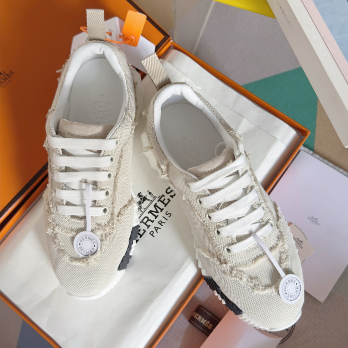 [plus-size shoes]Bouncing Beige Canvas Canvas Fringe Couple Style Breathable Sneakers 29085231