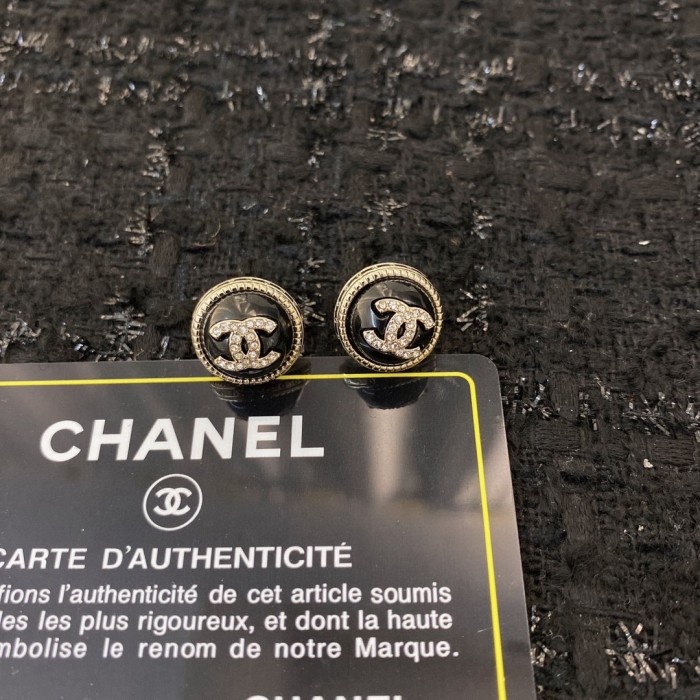 Crystal black pearl letter earrings