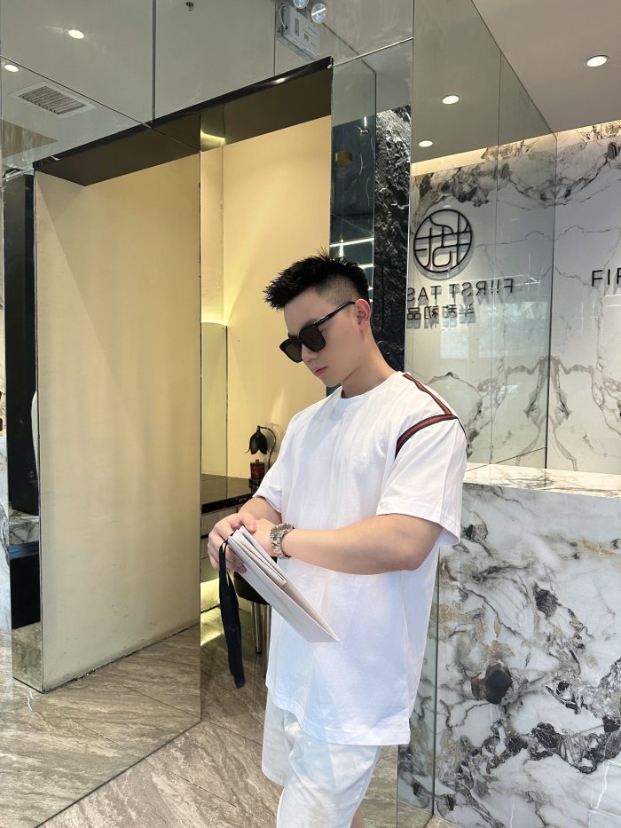 1:1 quality version 28327269 Webbing Embroidery  tee