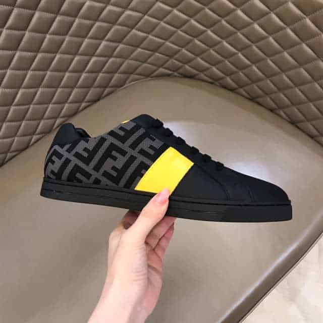 FEND1 FF LOGO PRINT LOW-TOP SNEAKERS   FD18