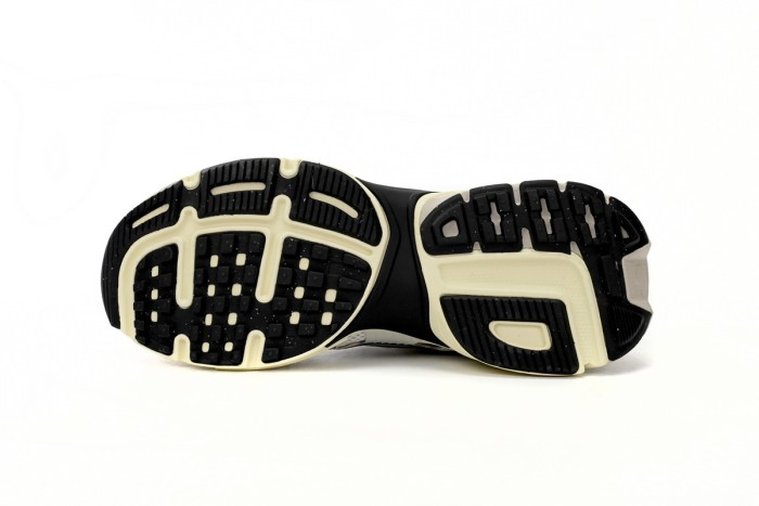 N  V2K Run Summit White Metallic Silver FD0736-100