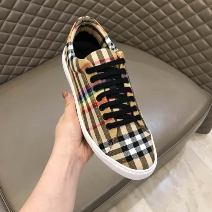 BURB5RRY RAINBOW VINTAGE CHECK TRAINERS   BBR15