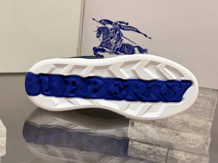 BURB5RRY TERRACE CHECK SNEAKERS   BBR103