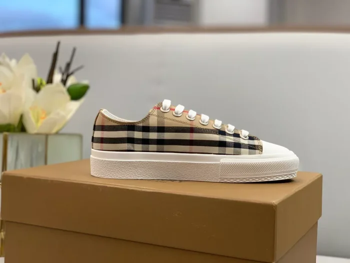 BURB5RRY CHECK COTTON SNEAKERS   BBR126