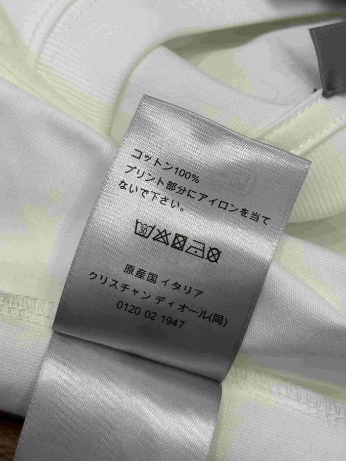 1:1 quality version Logo Embroidered Crew Neck T-shirt 3 colors 28960932