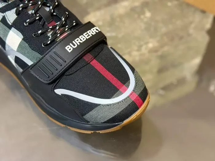 BURB5RRY VINTAGE CHECK SNEAKERS   BBR115