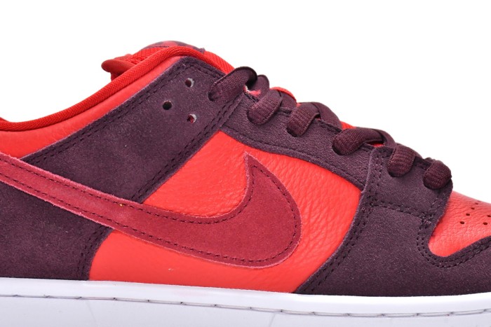 N  SB Dunk Low Cherry DM0807-600