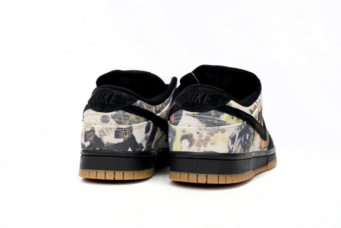 N  SB Dunk Low × Supreme “Rammellzee” FD8778-001