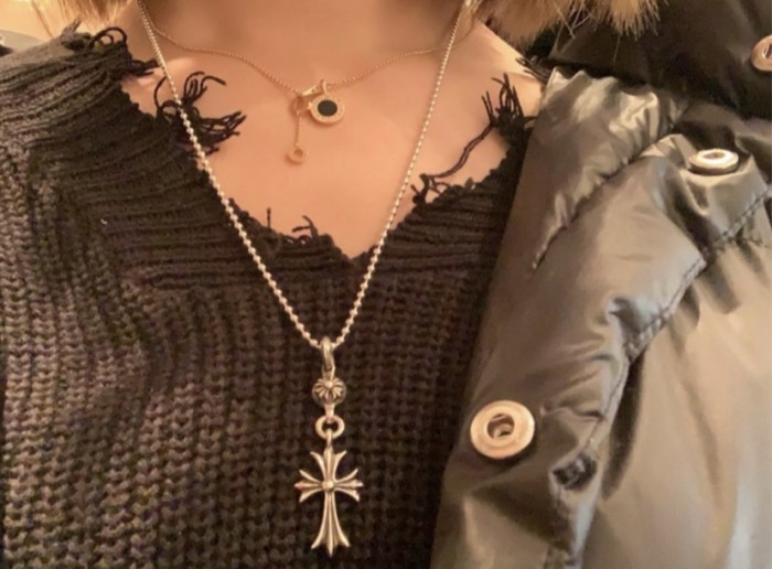 28129909 Single Ball Cross Necklace
