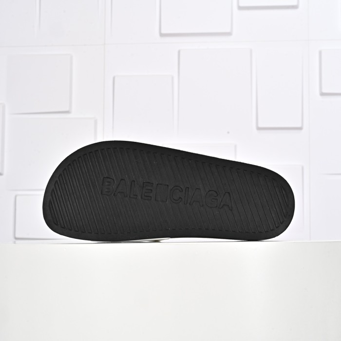 27968656 three-dimensional letter slippers 2 colors