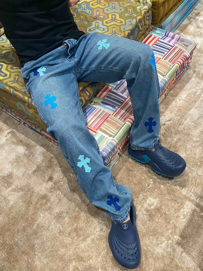 1:1 quality version  blue color-block cross leather appliqués washed jeans 28959512