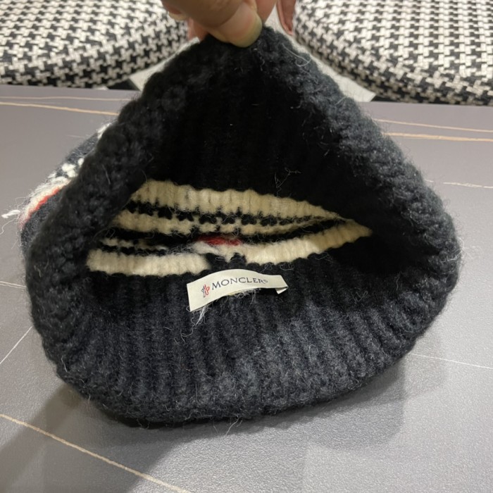 1:1 quality version Christmas Element Colorblocked Knitted Hairball Cold beanie 4 colors