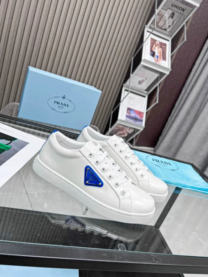 PR@DA@ BRUSHED LEATHER SNEAKERS   PRD044
