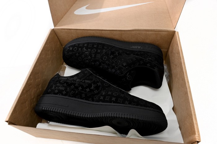 L x N  Air Force 1 Low All Black 1A9VD7